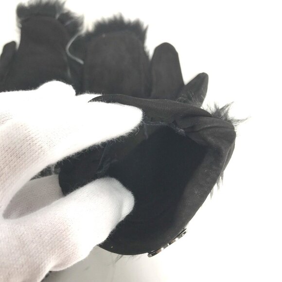 CHANEL Black Love Gloves - Picture 8 of 9